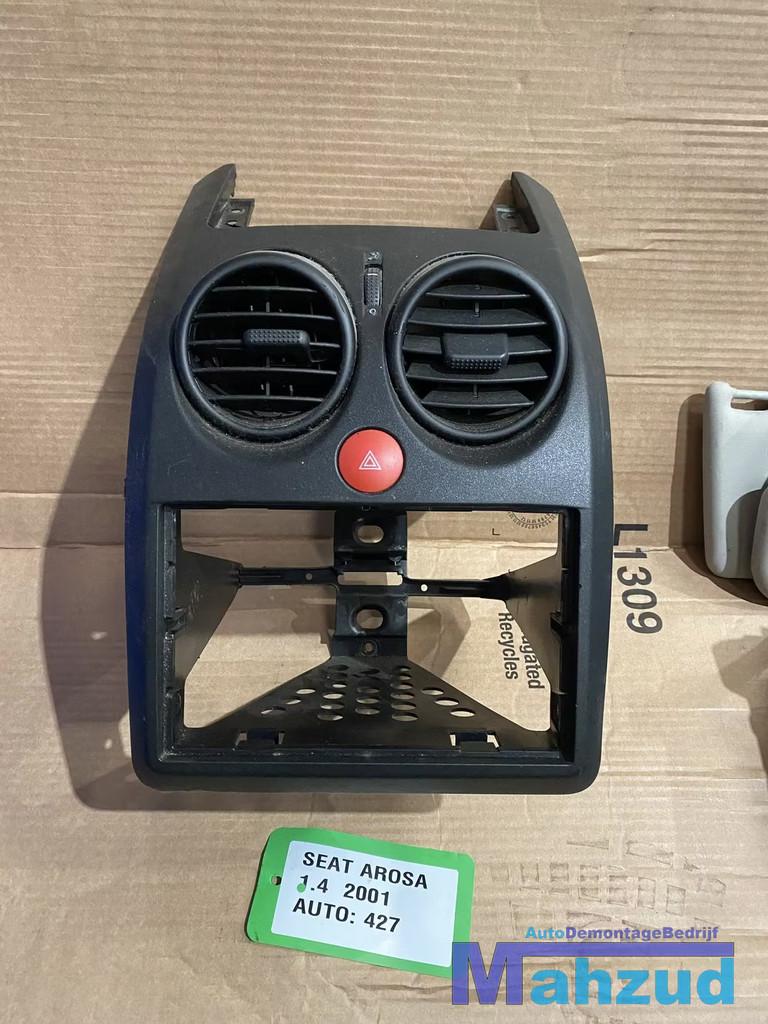SEAT AROSA Midden lucht rooster radio frame 1997-2004, Gebruikt, Autovia A-2, Km 585 585
08760  Martorell, ES, SEAT S.A., Customercare@seat.es