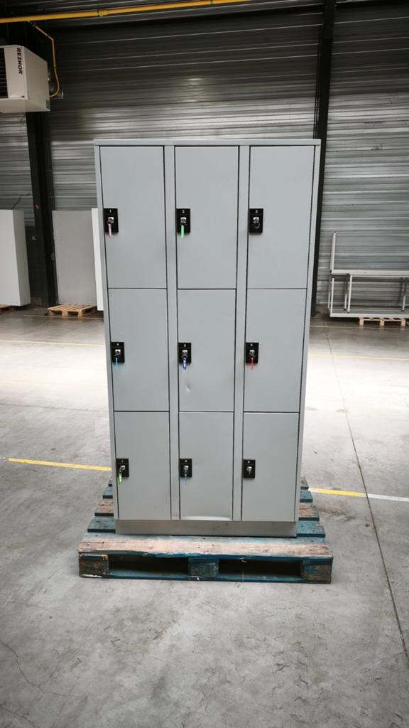 Lockerkast 9 lockers, Huis en Inrichting, Kasten | Lockerkasten, Ophalen