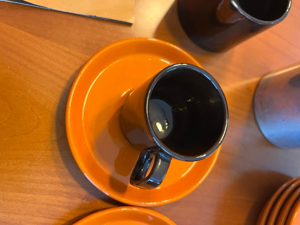 Expresso servies, Ophalen, Zo goed als nieuw, Keramiek, Compleet servies