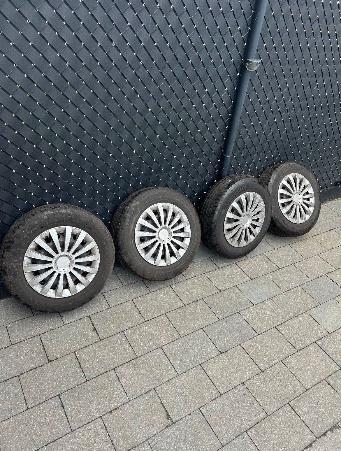 Stalen velgen met goede zomerbanden – Golf 5/6/7, Auto-onderdelen, Ophalen, Zomerbanden, Velg(en)