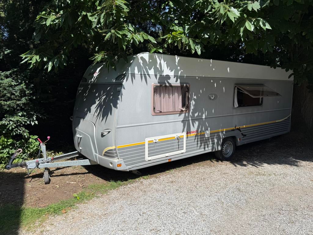Caravane Detheleffs Lifestyle, Réfrigérateur, Coin salon convertible, Dethleffs, Plus de 6