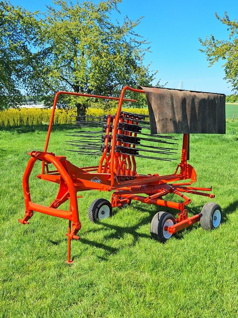 Hark Kuhn avec tandem et bras amovibles, Articles professionnels, Agriculture | Tracteurs, Enlèvement