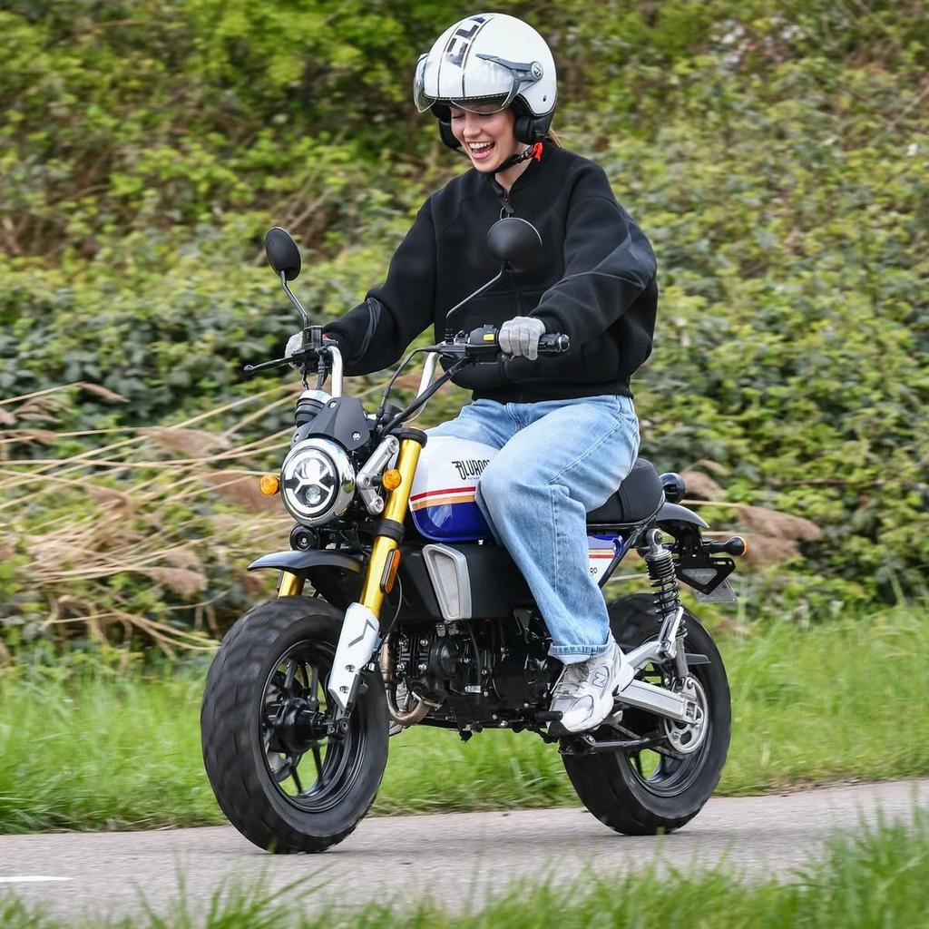 Bullit (Bluroc) bongo X1 50 NEW 3 jaar garantie, Ophalen, Nieuw, 4 versnellingen, 50 cc