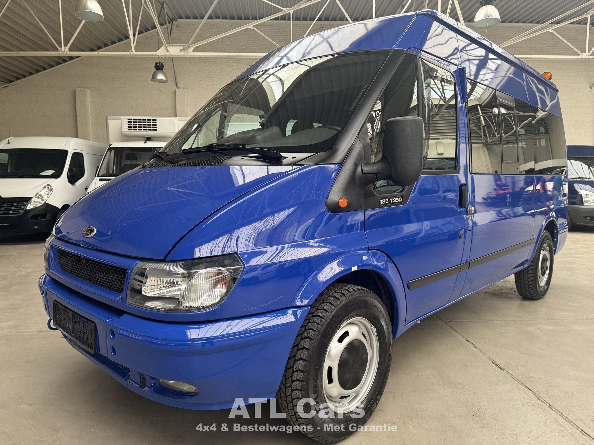 Ford Transit 2.4 D | !77.000KM! | WEBASTO | 8+1 | AIRCO, Auto's, Voorwielaandrijving, 4 deurs, Gebruikt, Blauw