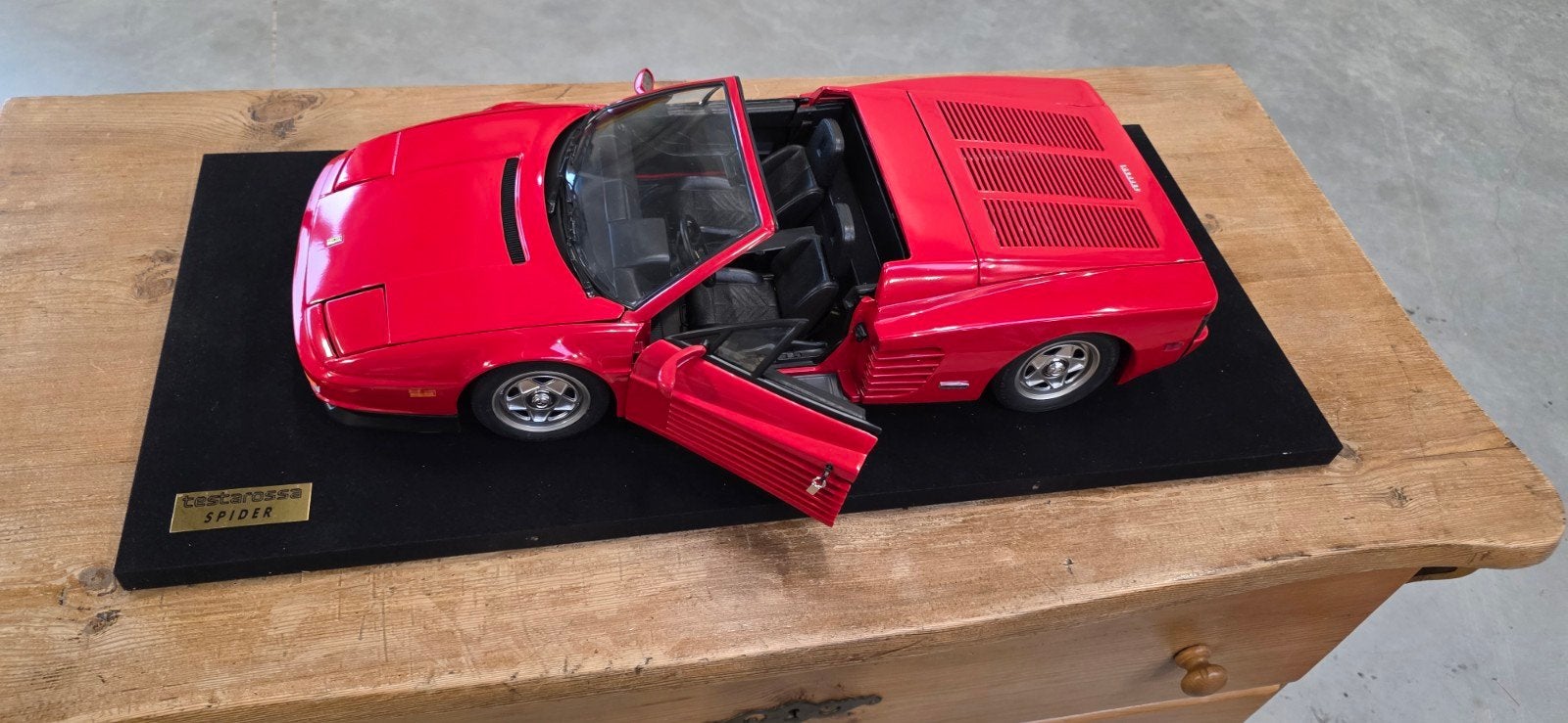 Pocher Ferrari Testarossa Spider – Schaal 1:8 – Met vitrine, Hobby en Vrije tijd, Ophalen of Verzenden, Zo goed als nieuw, 1:5 t/m 1:8