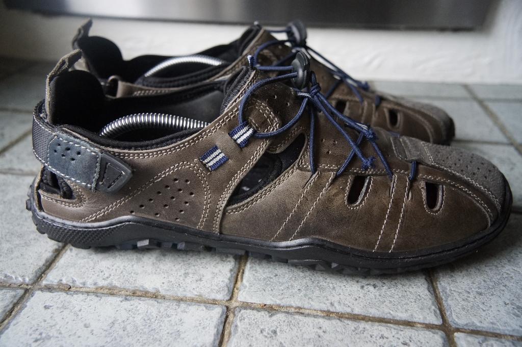 Sandales en cuir pointure 45, Vêtements | Hommes, Chaussures, Enlèvement ou Envoi, Comme neuf, Brun, Sandales