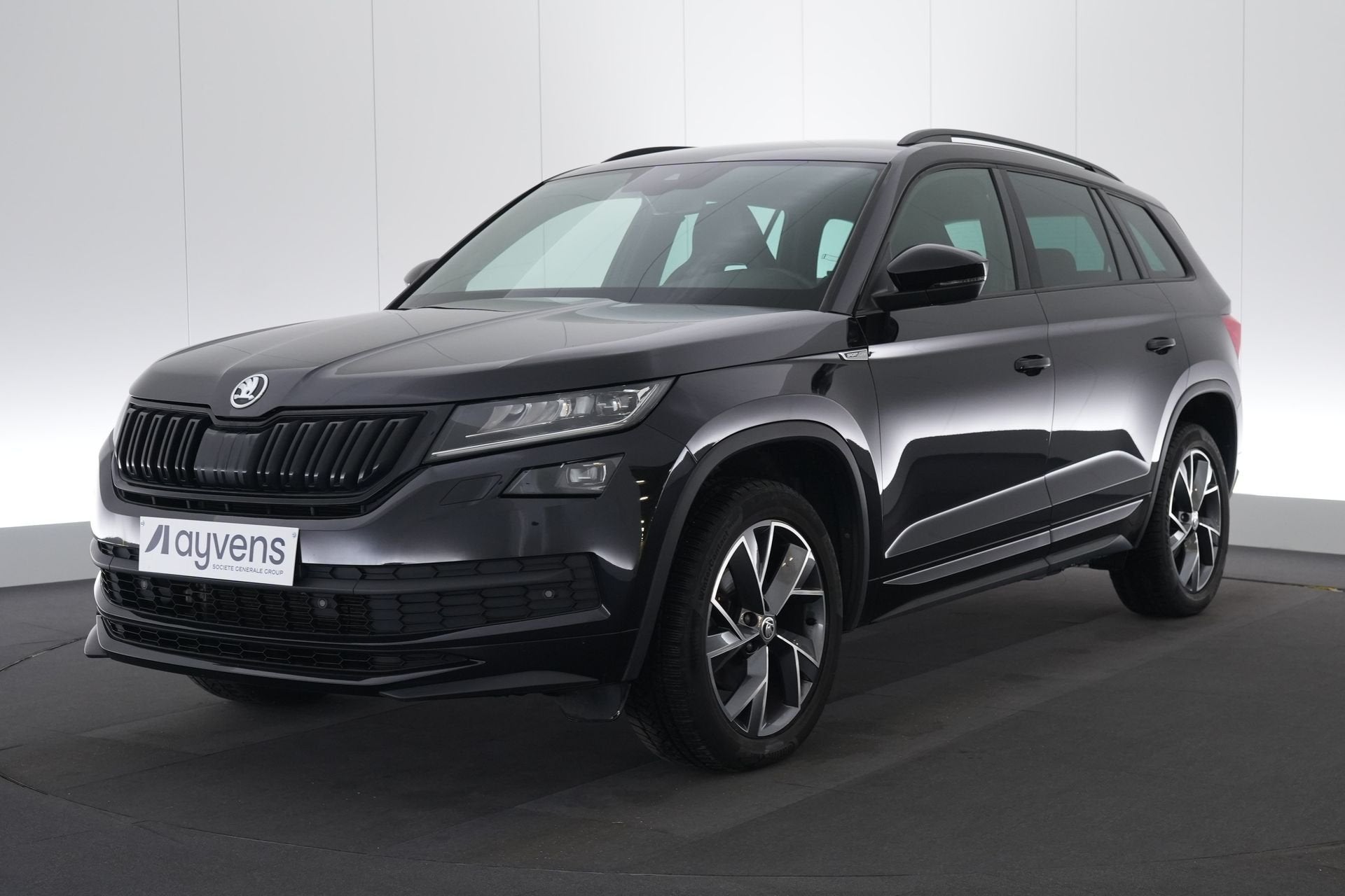 (1YHG922) SKODA KODIAQ, Auto's, Alcantara, Zwart, Bedrijf, 5 zetels