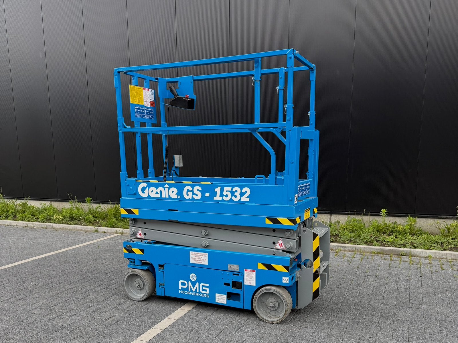 Schaarhoogwerker Genie - Nieuwstaat met keuring! - 93u, Ophalen