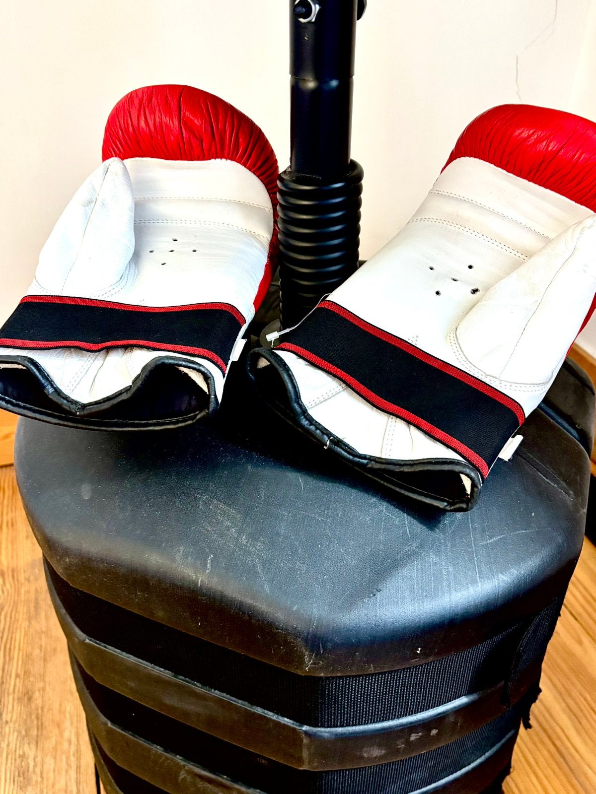 Équipement de boxe et haltères, Enlèvement, Comme neuf, Gants de boxe