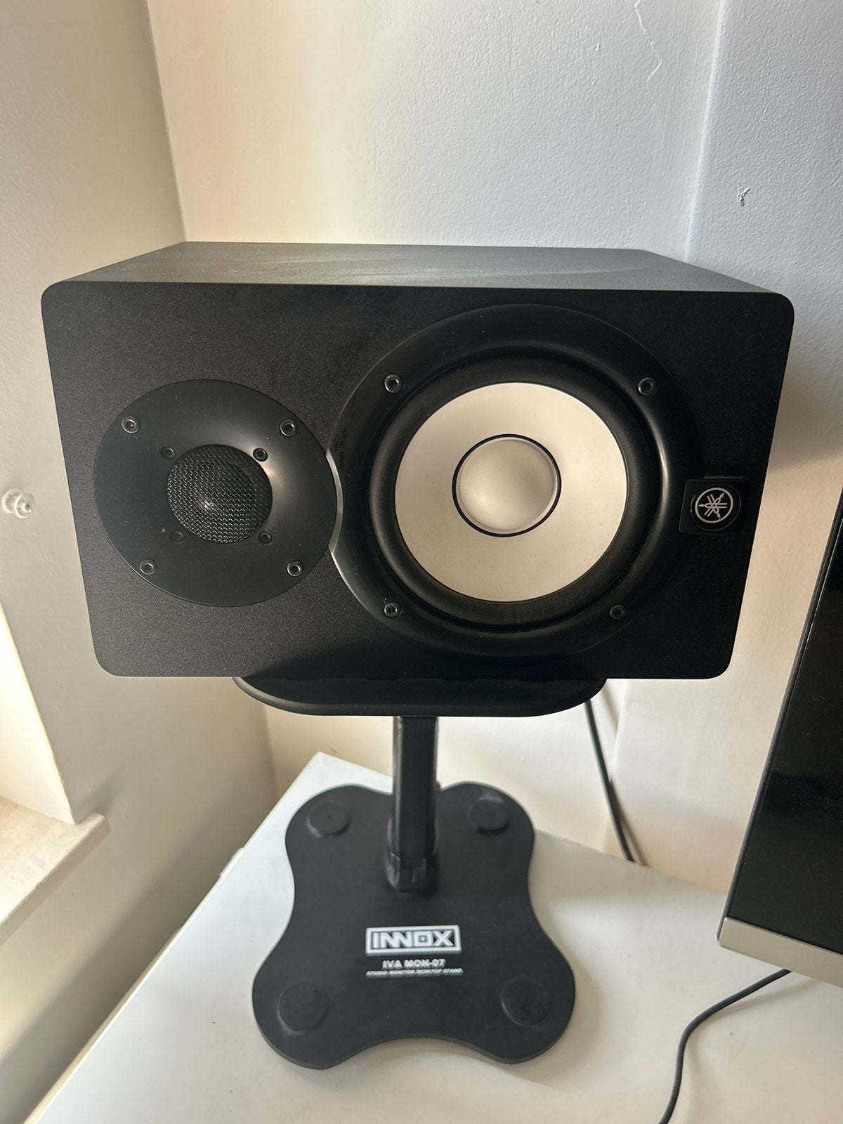 2 x Yamaha HS 5 inclusief statief in perfecte staat, Computers en Software, Pc speakers, Ophalen, Zo goed als nieuw
