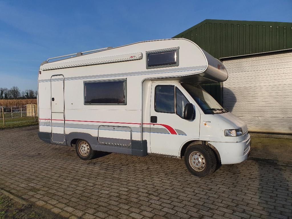 Fiat Ducato 2.8 tdi Bürstner 2 panneaux solaires 6 sièges, Caravanes & Camping, Camping-cars, Particulier, jusqu'à 4, Alcôve, Bürstner