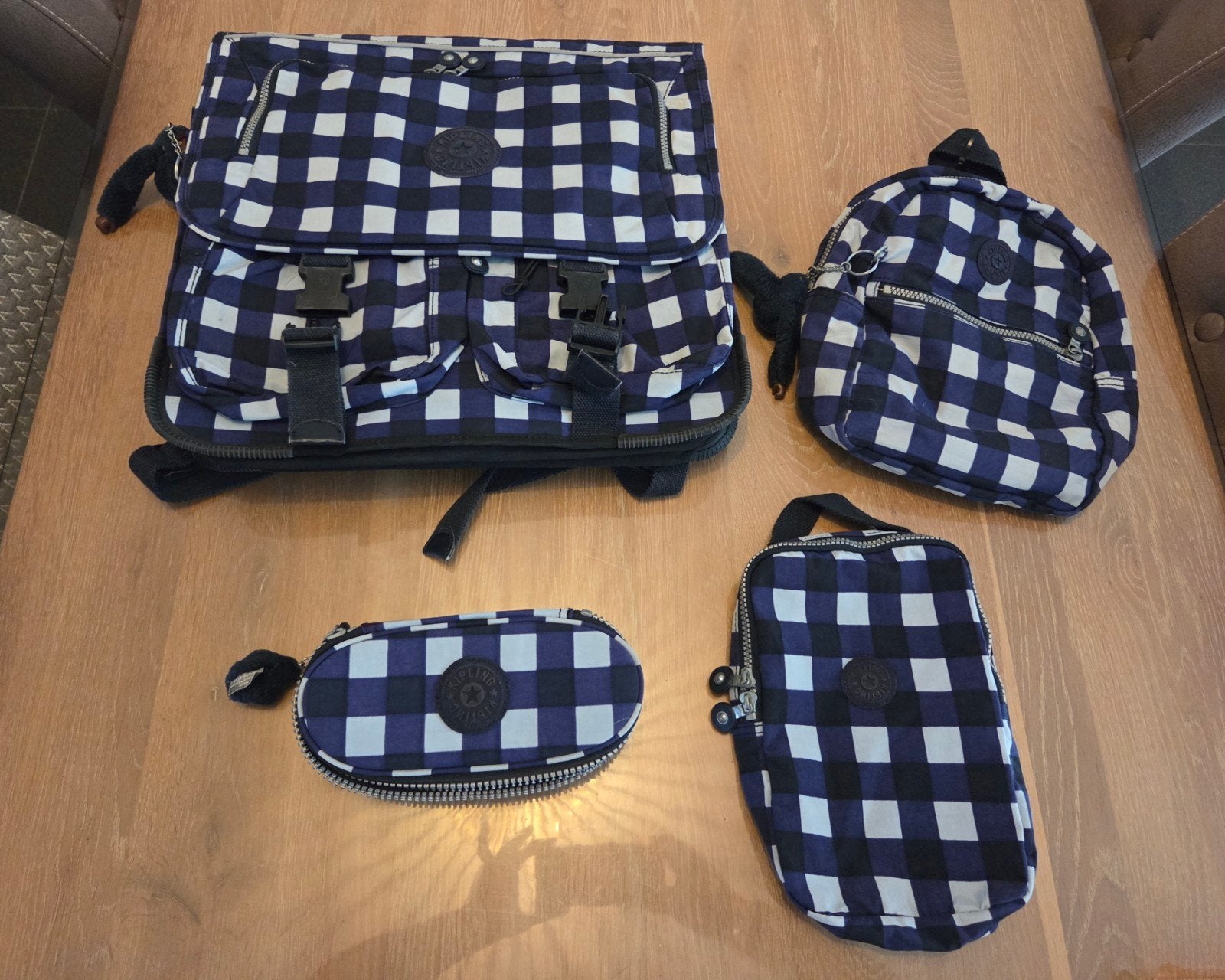 kipling boekentas met toebehoren, Diversen, Ophalen