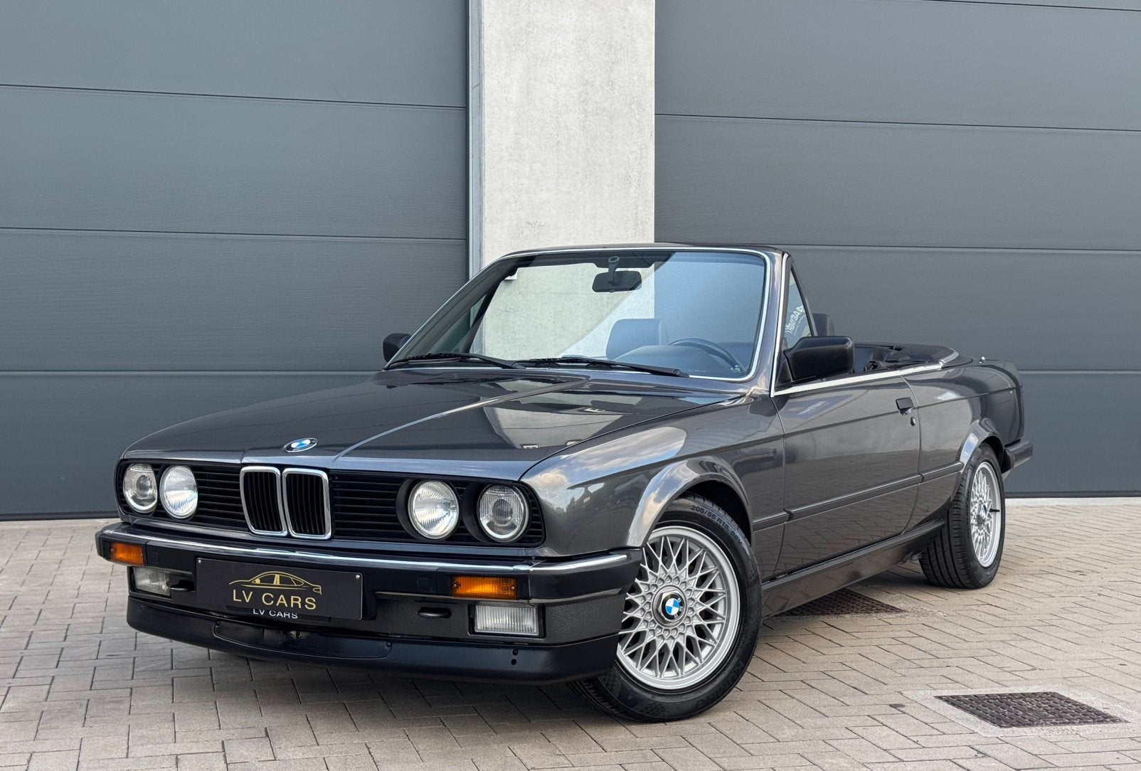BMW E30 320i Cabriolet, Auto's, Sound system, Cabriolet, Leder, Bedrijf