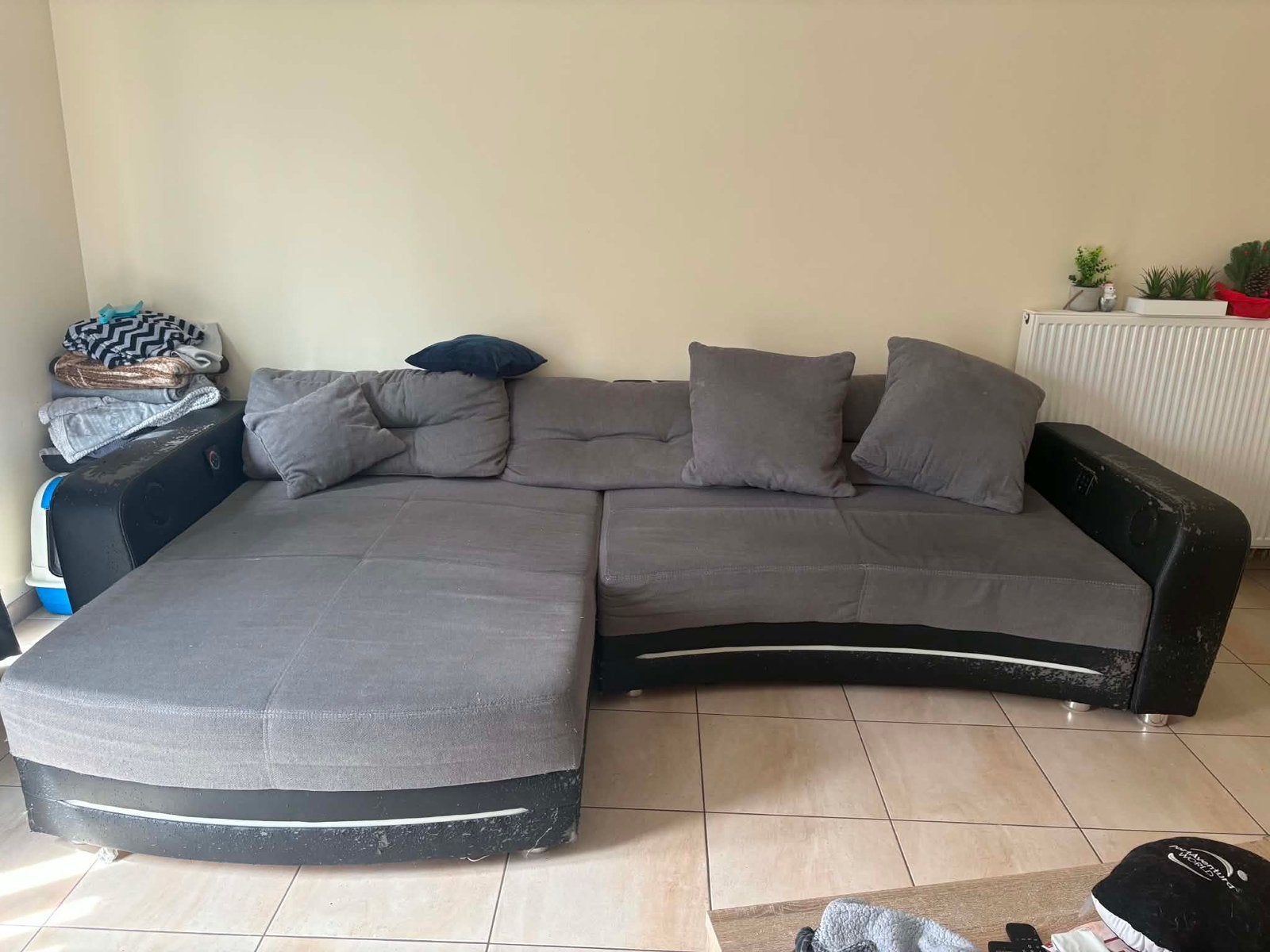 Canapé à donne à venir cherche aujourd’hui, Synthétique, Quatre personnes ou plus, 125 à 150 cm, Enlèvement