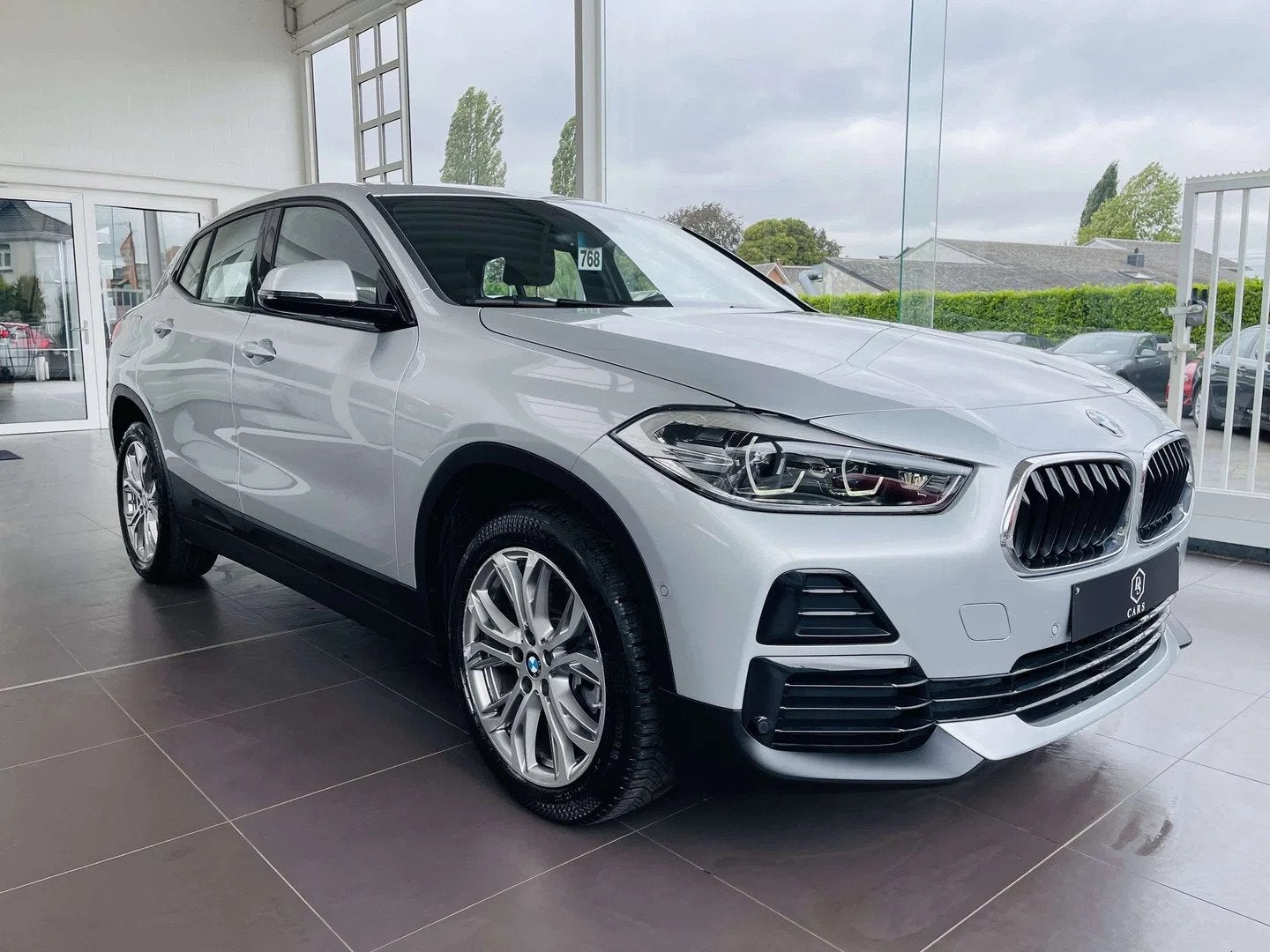 BMW X2 2.0iA * GARANTIE + LED + GPS PRO + PACK ECLAIRAGE *, Autos, Argent ou Gris, Euro 6, Entreprise, 5 portes