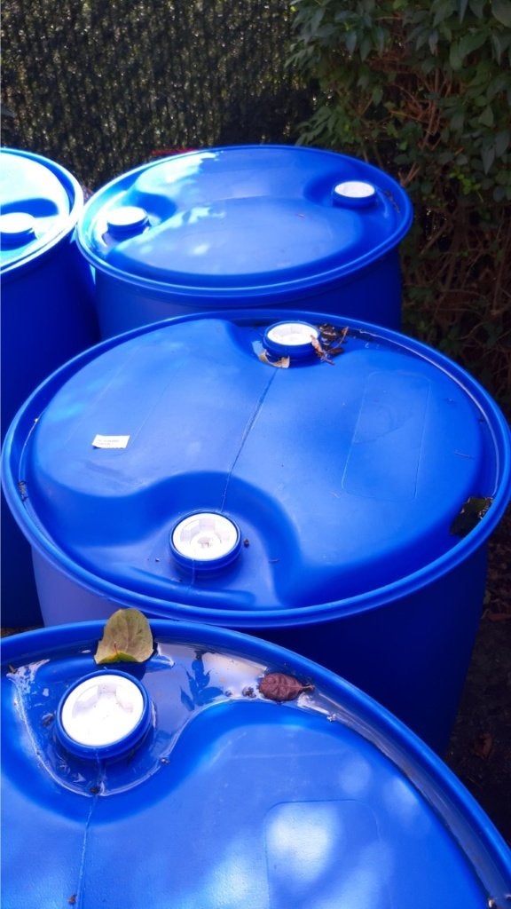 baril d'eau, baril de pluie, baril en fer, ibc, Enlèvement