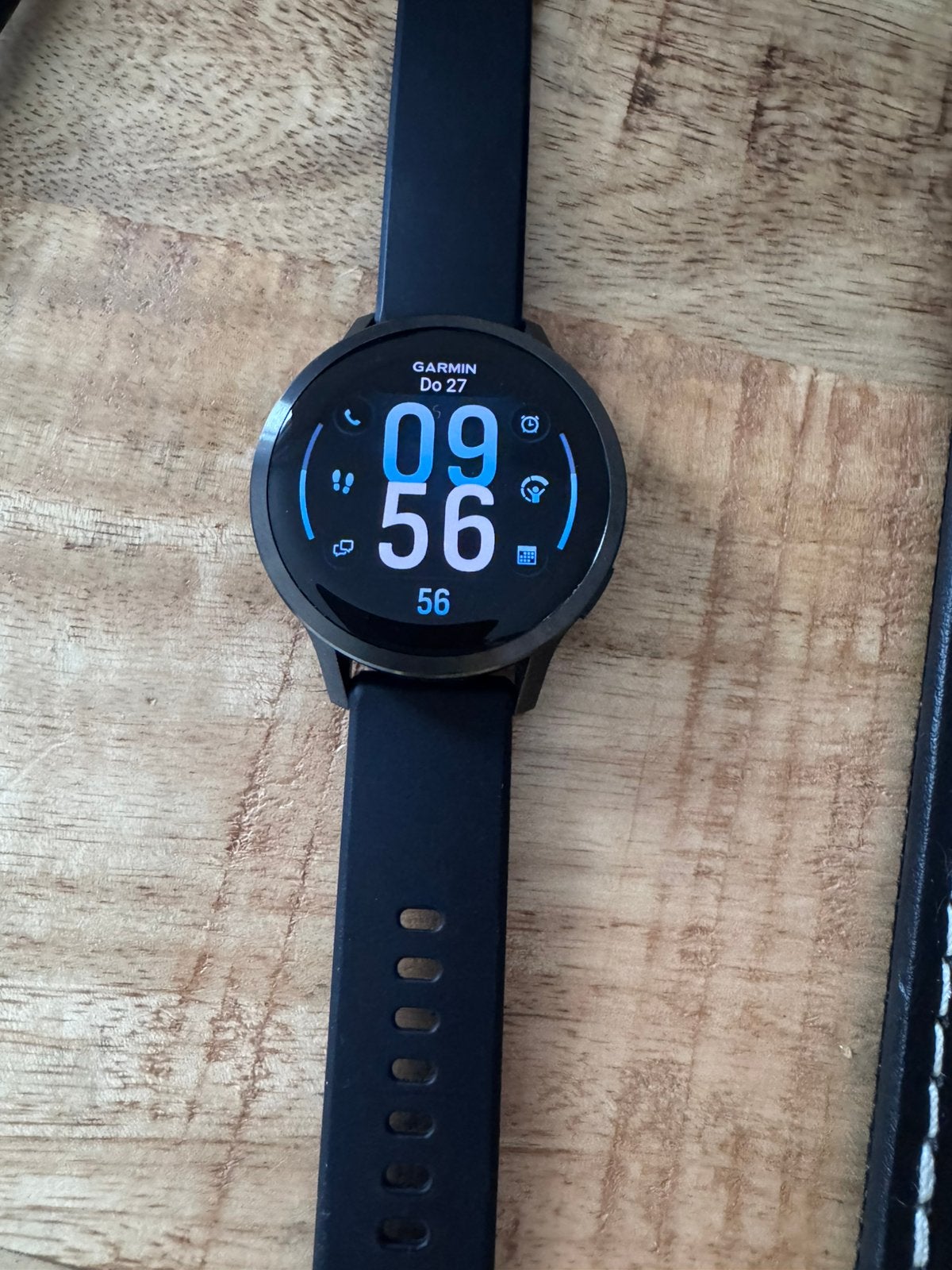 Garmin venu 4 -41 mm (1mnd oud), Enlèvement, Comme neuf