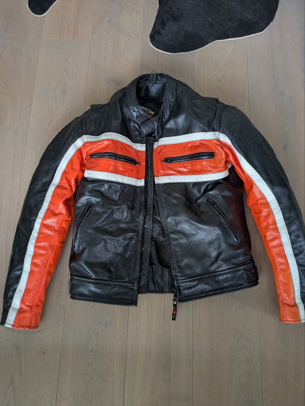 Leren motorjas, Vêtements | Hommes, Vêtements de sports d'hiver, Enlèvement
