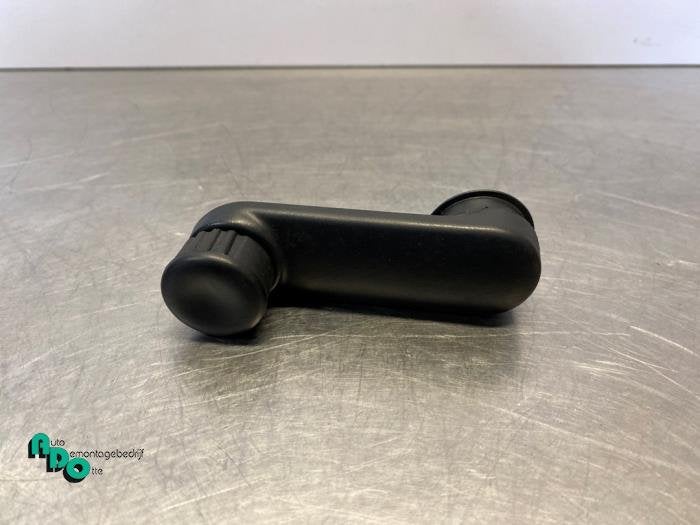Manivelle de vitre d'un Renault Clio (Clio 4 12-), Renault, -, 3 mois de garantie, Utilisé