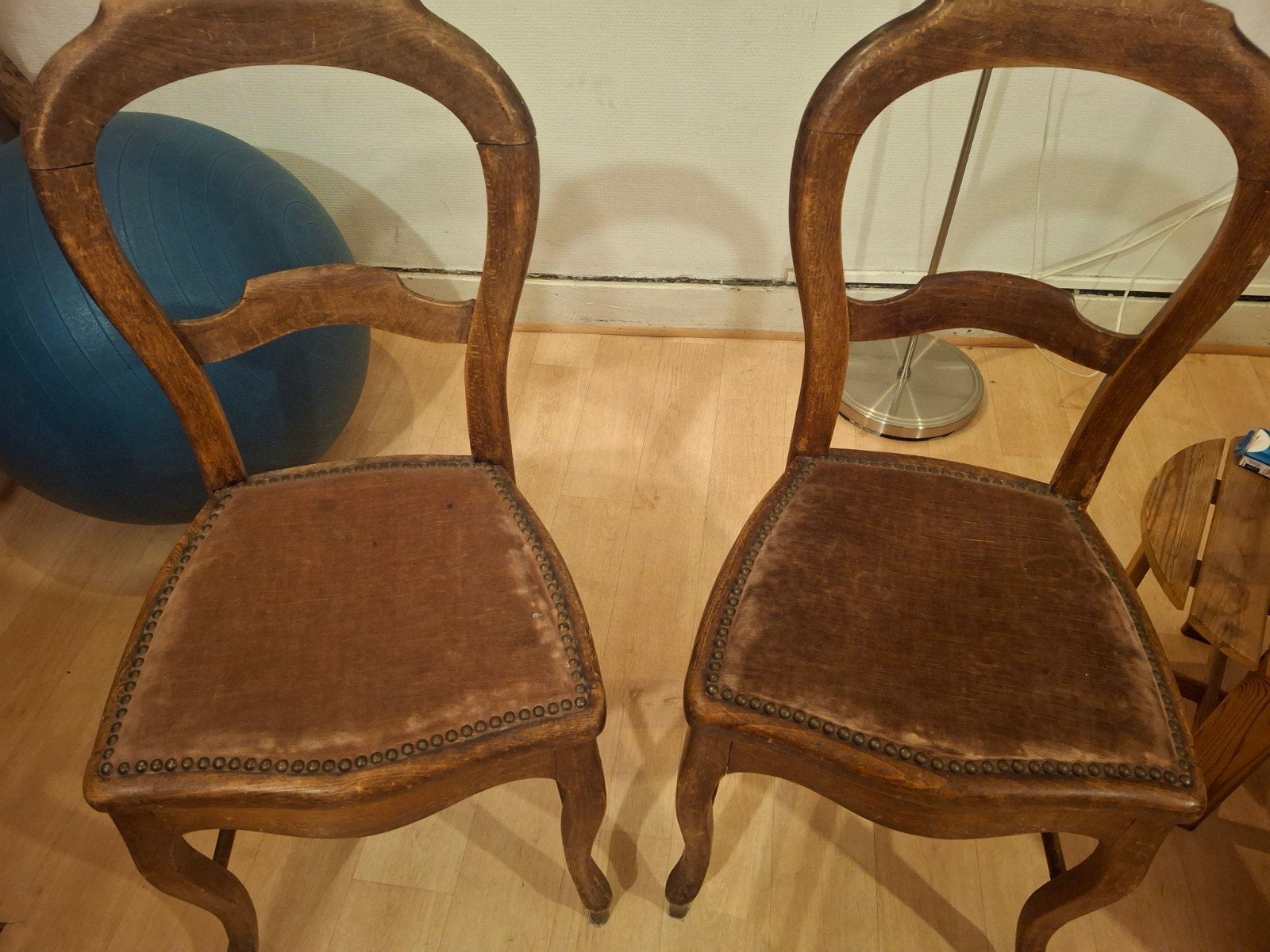 2 chaises, Enlèvement