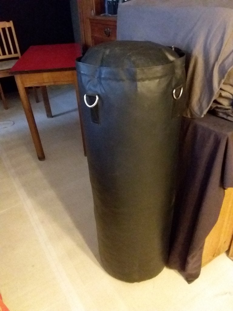 bokszak 21kg (geen leer), 1 meter en 35cm diameter, Ophalen, Zo goed als nieuw, Bokszak