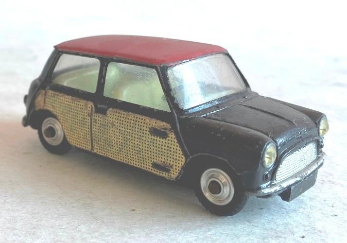 Mini De-Luxe Wickerwork spun hubs Corgi Toys # 249., Enlèvement ou Envoi, Utilisé, Voiture, Corgi