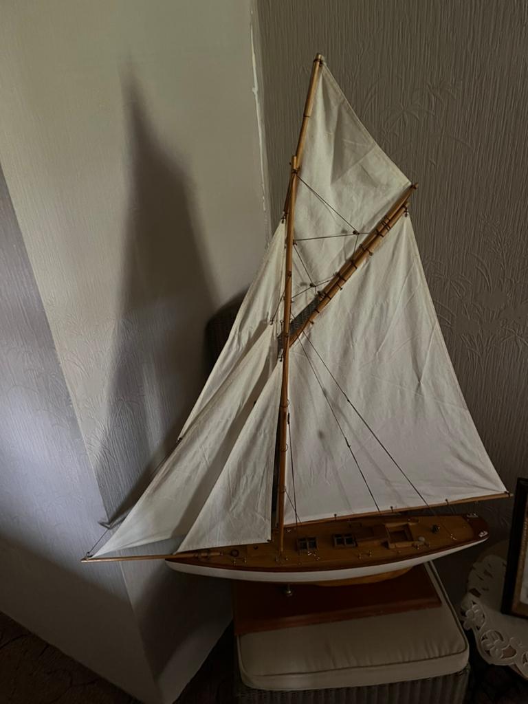 Zeilboot, Hobby en Vrije tijd, Modelbouw | Boten en Schepen, Ophalen, Zo goed als nieuw
