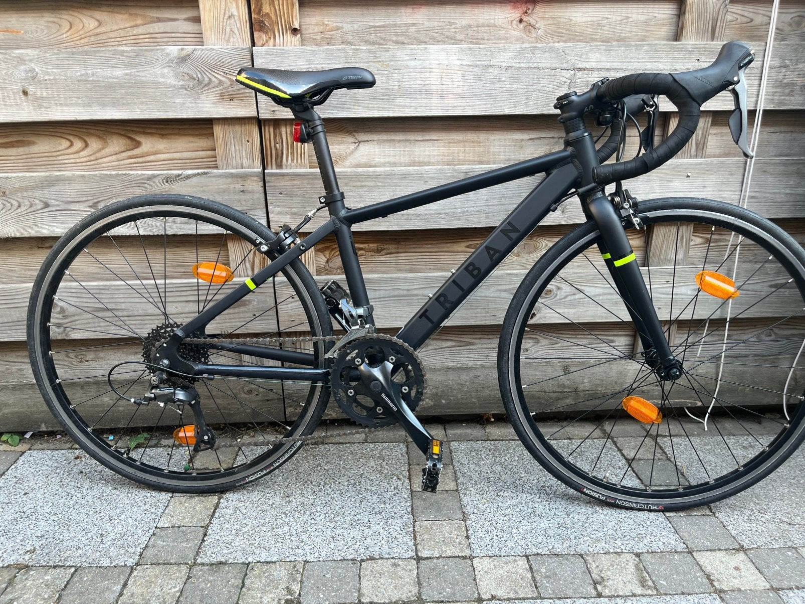 Zwarte Triban 500 kinder koersfiets 26 inch, Fietsen en Brommers, Fietsen | Racefietsen, Ophalen, Velgrem, Aluminium, Minder dan 49 cm