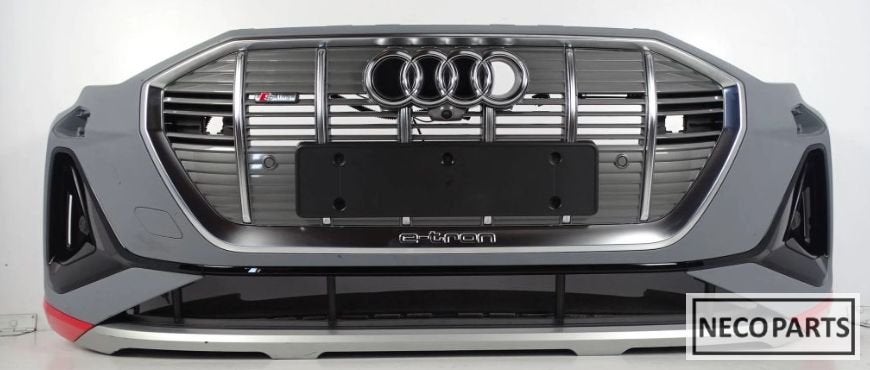 AUDI E-TRON VOORBUMPER ORIGINEEL COMPLEET ALLES LEVERBAAR!!!, Gebruikt, -, Voor, -