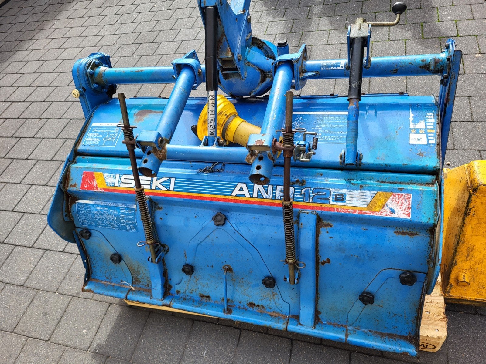 Mini-tracteur Iseki, Enlèvement