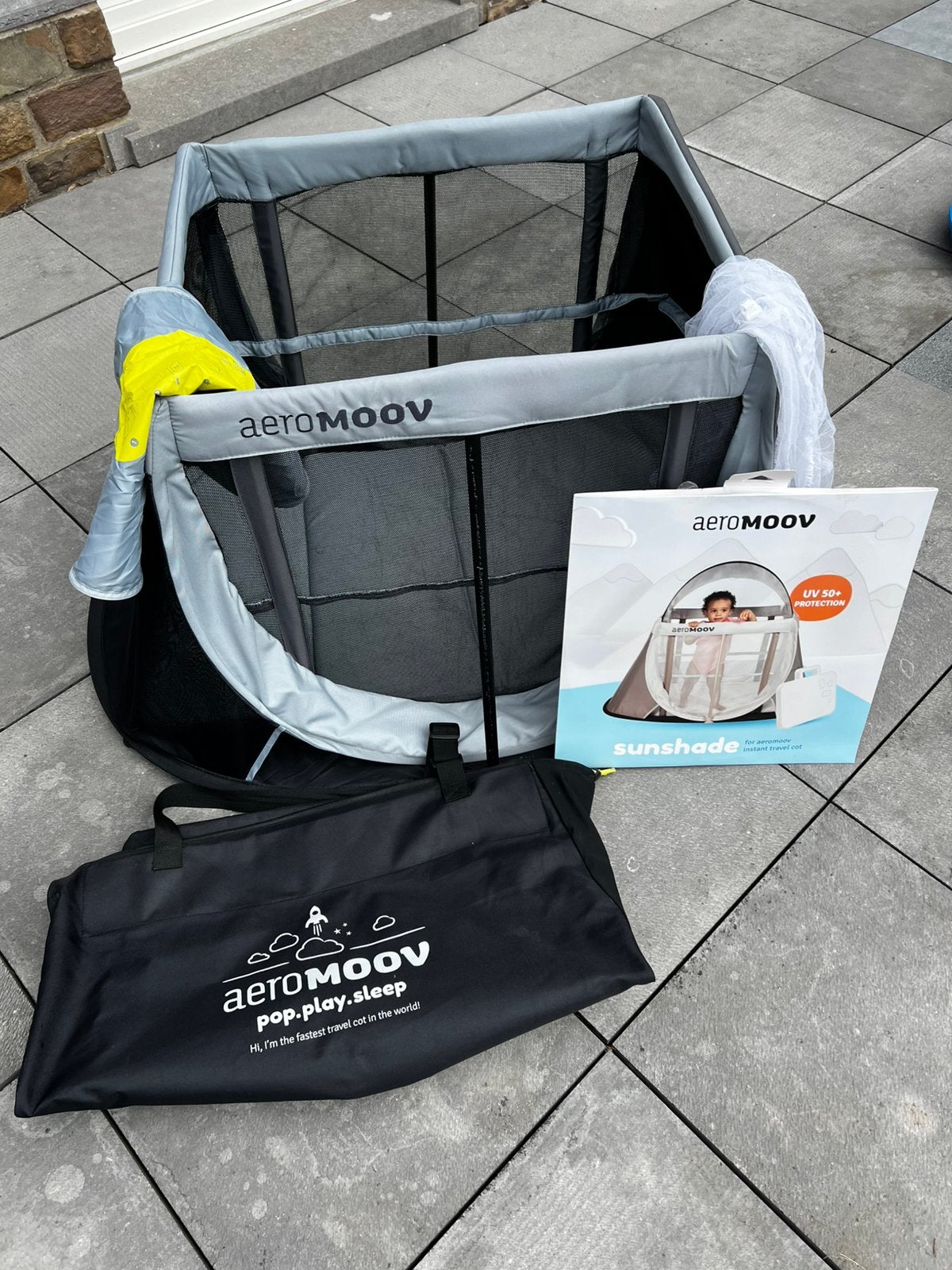 AeroMoov Instant Reisbed + UV-hoes + muggennet + draagtas, Enlèvement, Comme neuf, Matelas