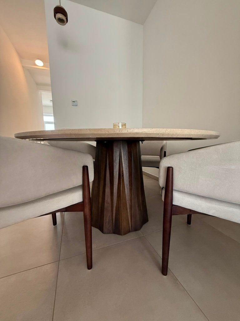 Eettafel en stoelen, Ophalen