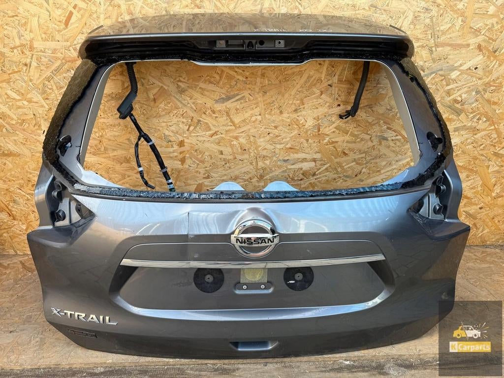 Hayon Nissan X-Trail T32, Nissan Motor Co., Ltd., Takashima 1-chome 1-1
220-8686  Yokohama, Utilisé, NISSAN_SR@mail.nissan.co.jp