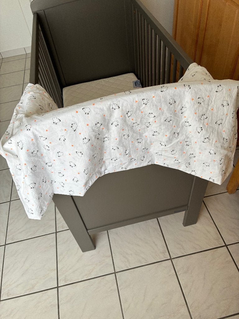 Kinderbedje, Ophalen, Zo goed als nieuw, Matras