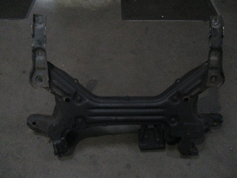 BERCEAU MOTEUR Volkswagen Vento (1H2) (01-1991/09-1998), Volkswagen, Volkswagen AG, Utilisé, Kundenbetreuung@volkswagen.de