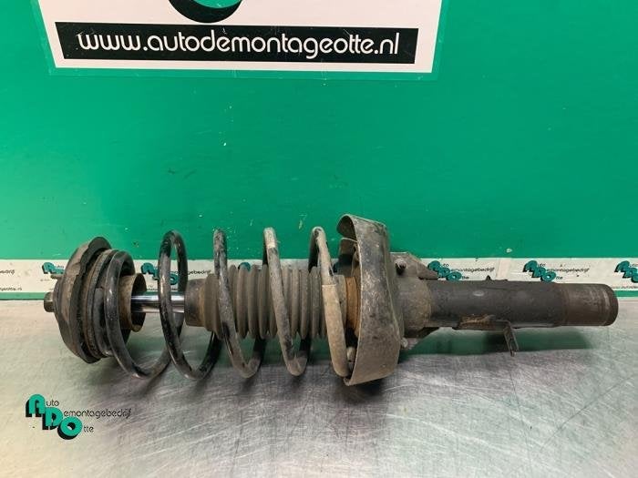 Schokdemperpoot rechts-voor van een Citroen C3 (C3 02-), Gebruikt, -, Ophalen of Verzenden, -