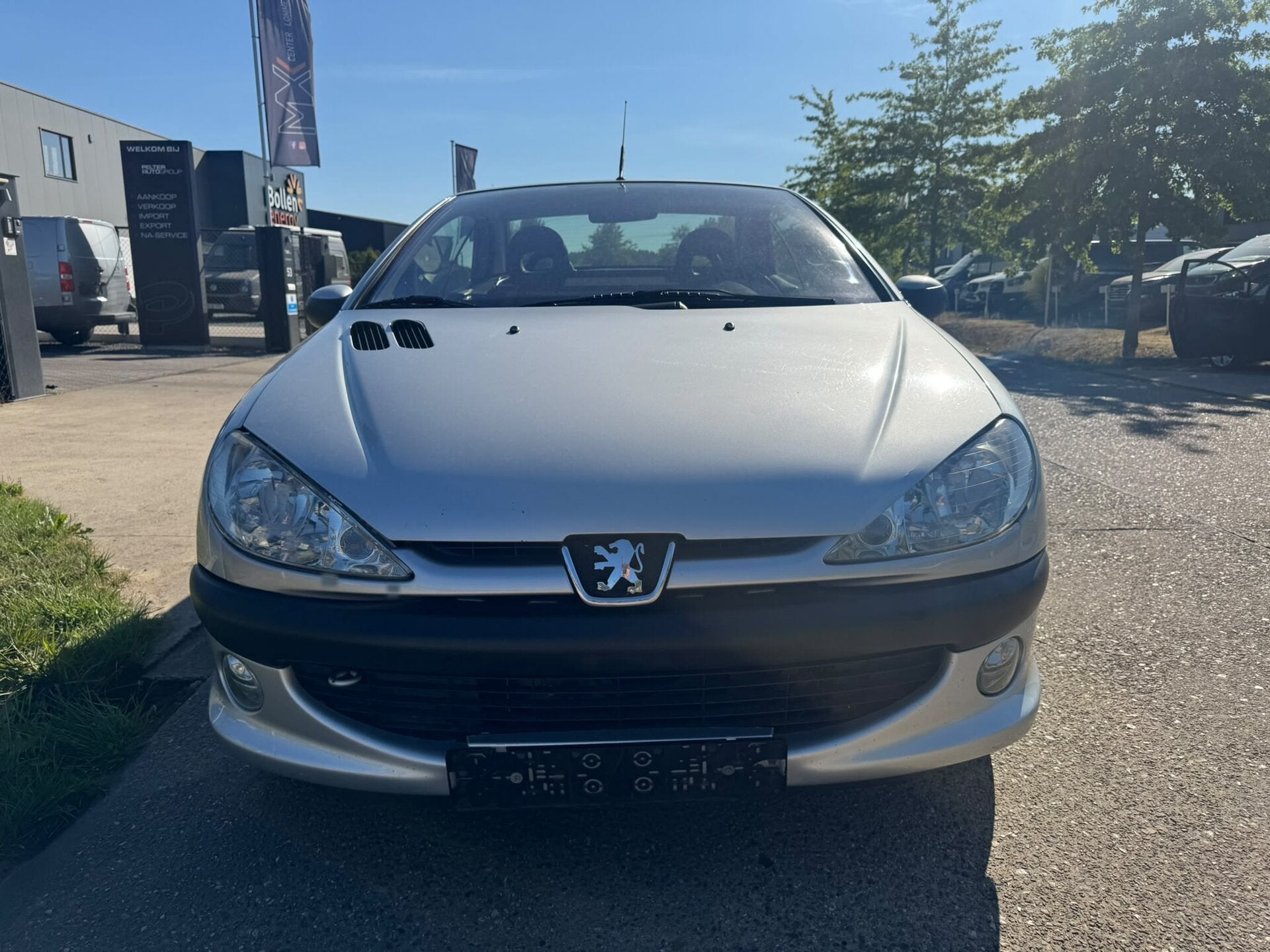 Peugeot 206 1.6i Cabriolet Automaat Airco Gekeurd vvk, Auto's, 0 cilinders, Zwart, Cabriolet, 0 kg