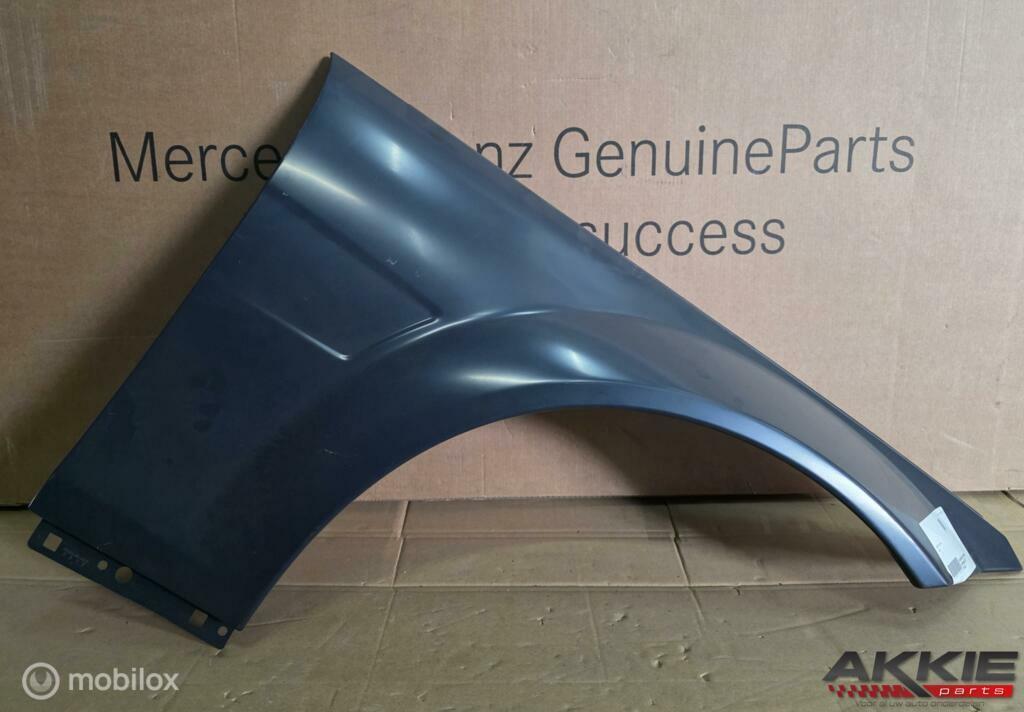 Mercedes C63 amg spatbord W204 C204 A2048800818, Gebruikt, Mercedes-Benz, Ophalen of Verzenden, Mercedes-Benz