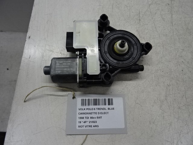 MOTEUR LEVE VITRE ELECTRIQUE ARRIÈRE GAUCHE Polo VI (AW1), Utilisé, Arrière, Volkswagen