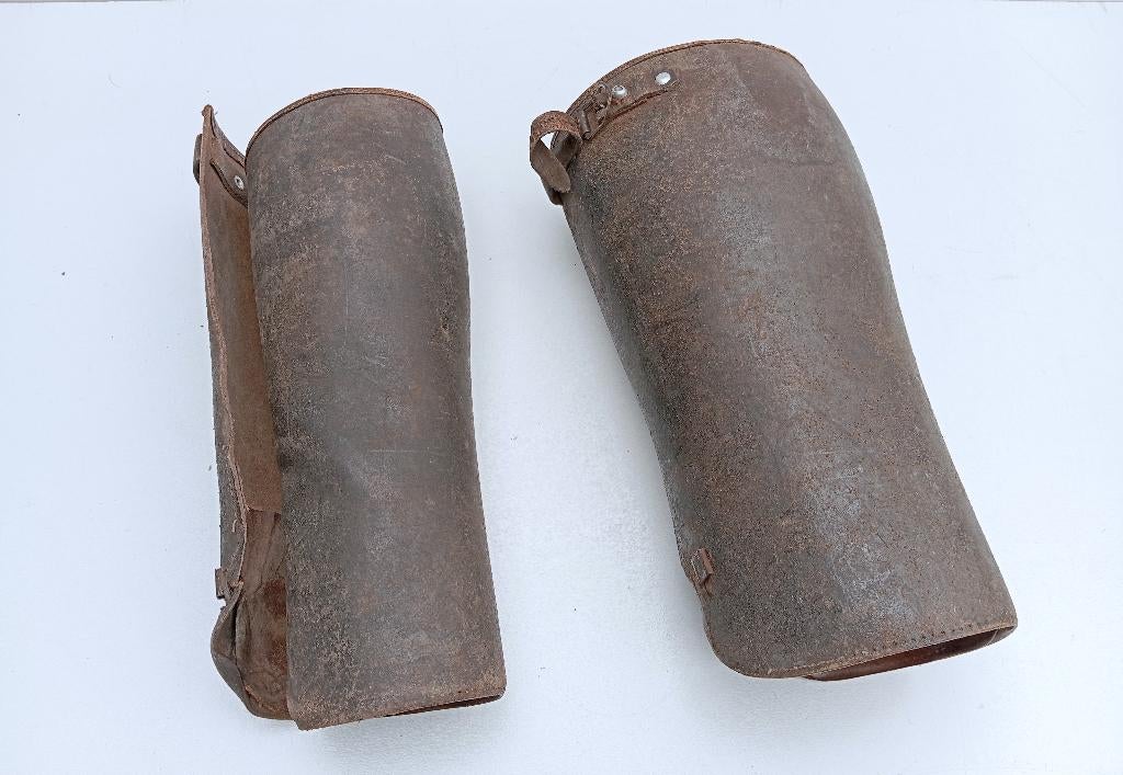 MILITARIA PAARDEN BESCHERMING TEGEN SLANGEN, Verzamelen, Militaria | Algemeen, Ophalen of Verzenden, Landmacht, Kleding of Schoenen