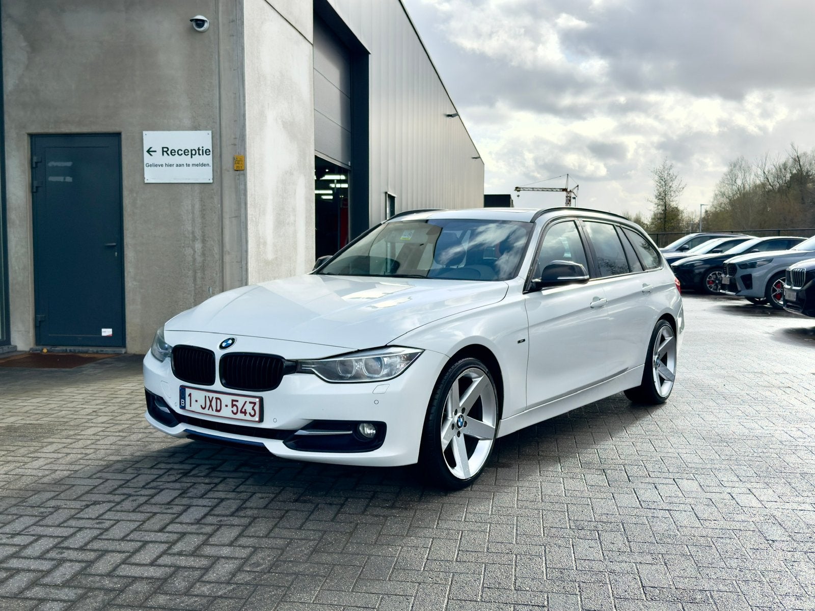 BMW 318d touring - automaat, pano, navi, 212.850km, Auto's, BMW, Achterwielaandrijving, Zwart, 4 cilinders, Wit