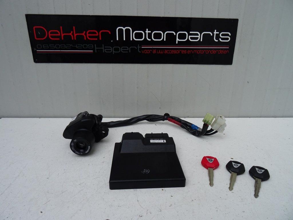 Slotenset / Sloten set + ECU Yamaha MT-10 2017-2018-2019, Motoren, Ophalen of Verzenden, -, -, -