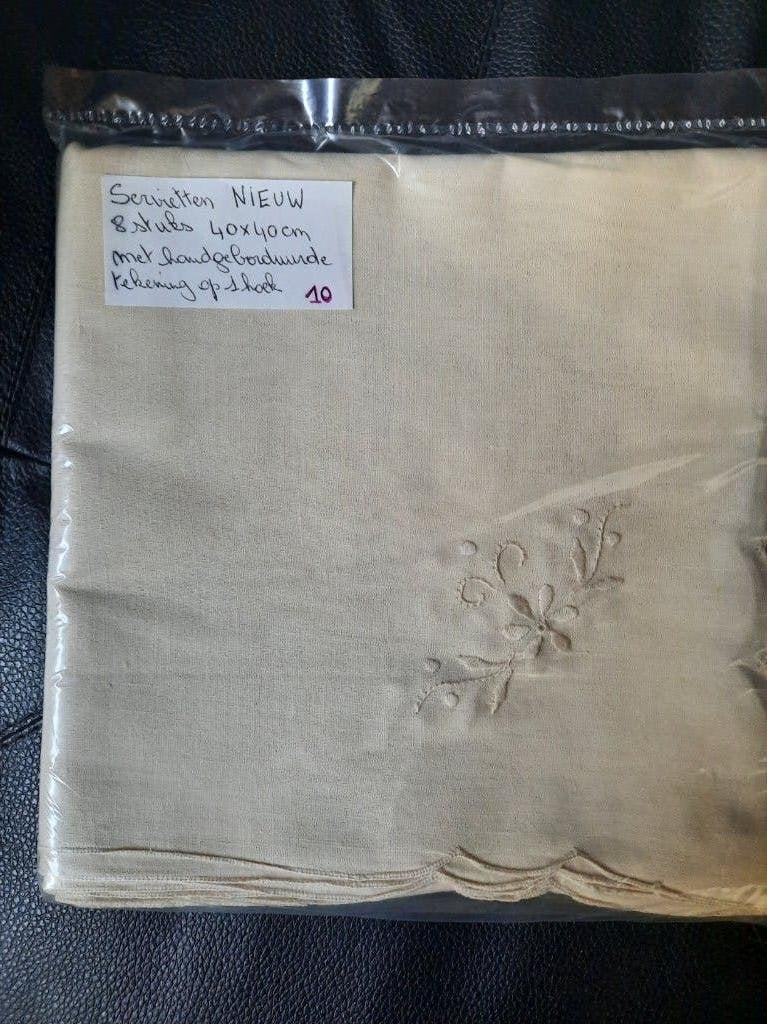 Servietten - Met hand geborduurde tekening - Nieuw !, Ophalen of Verzenden, Nieuw, Handborduren, Onderdeel of Accessoires