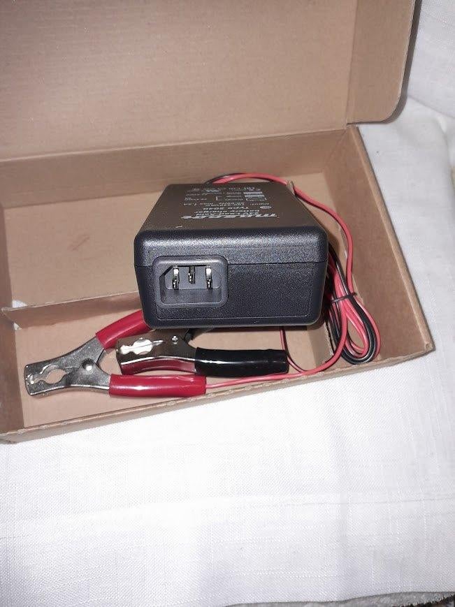 Chargeur de batterie, Enlèvement ou Envoi, Neuf