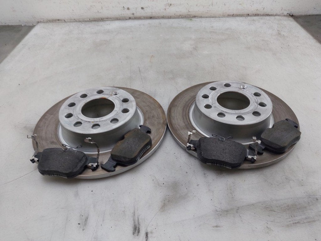 REMSCHIJFSET ACHTER Volkswagen Golf VIII Variant (GC5), Gebruikt, Volkswagen