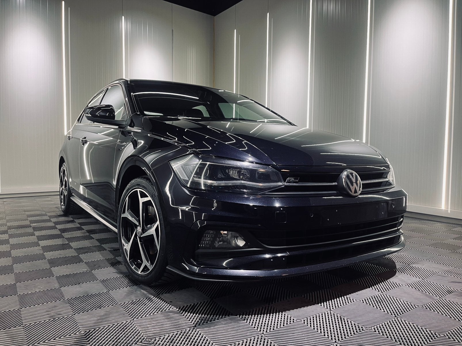 VOLKSWAGEN POLO 1.0 TSI 116 CH – R-LINE – TRÈS ÉQUIPÉE, Autos, Cuir, Achat, Euro 6, Boîte manuelle