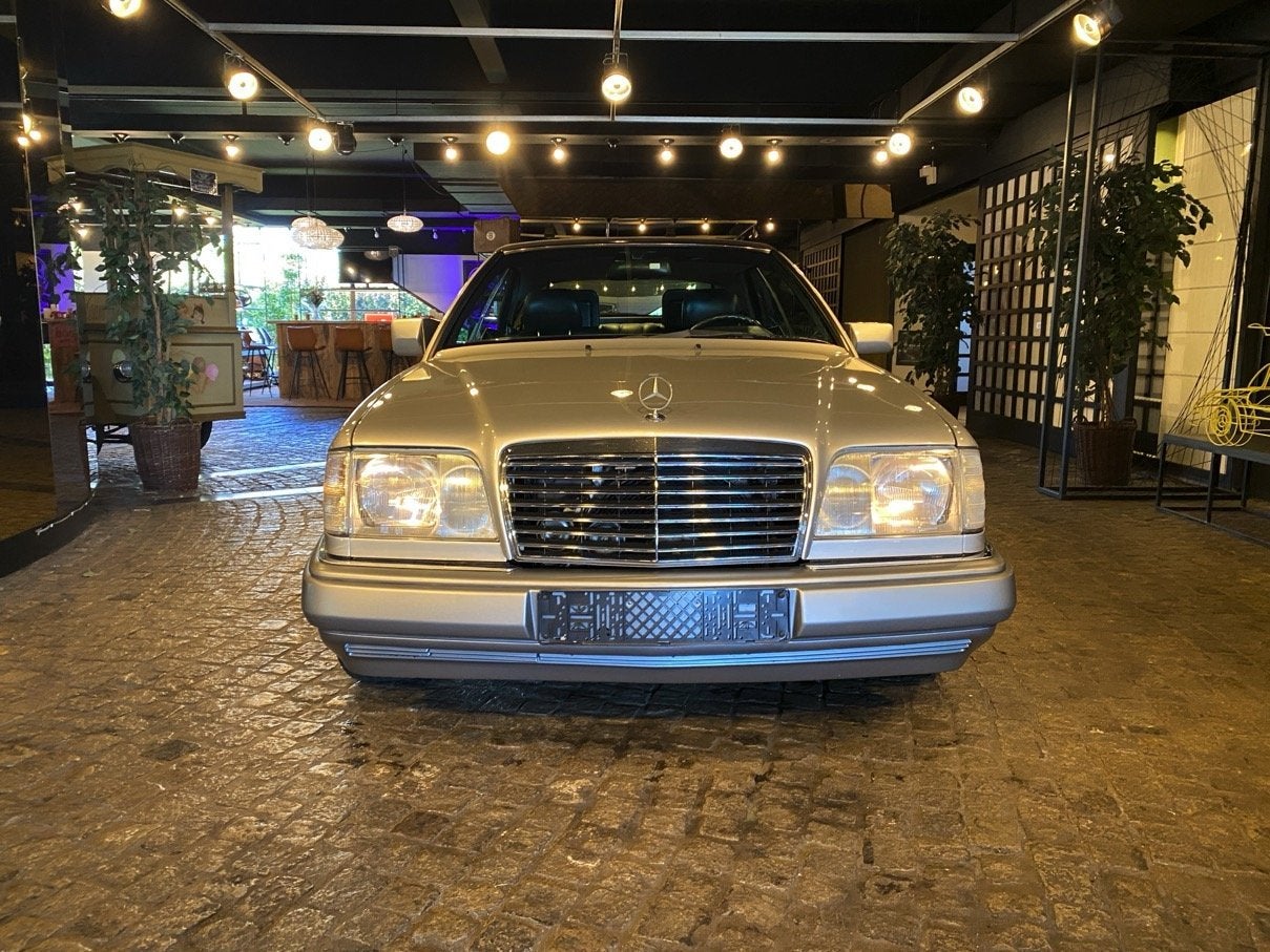 Mercedes-Benz E-Klasse 200 C124 Cabrio Automaat (bj 1995), Auto's, 1998 cc, Achterwielaandrijving, 136 pk, Bedrijf