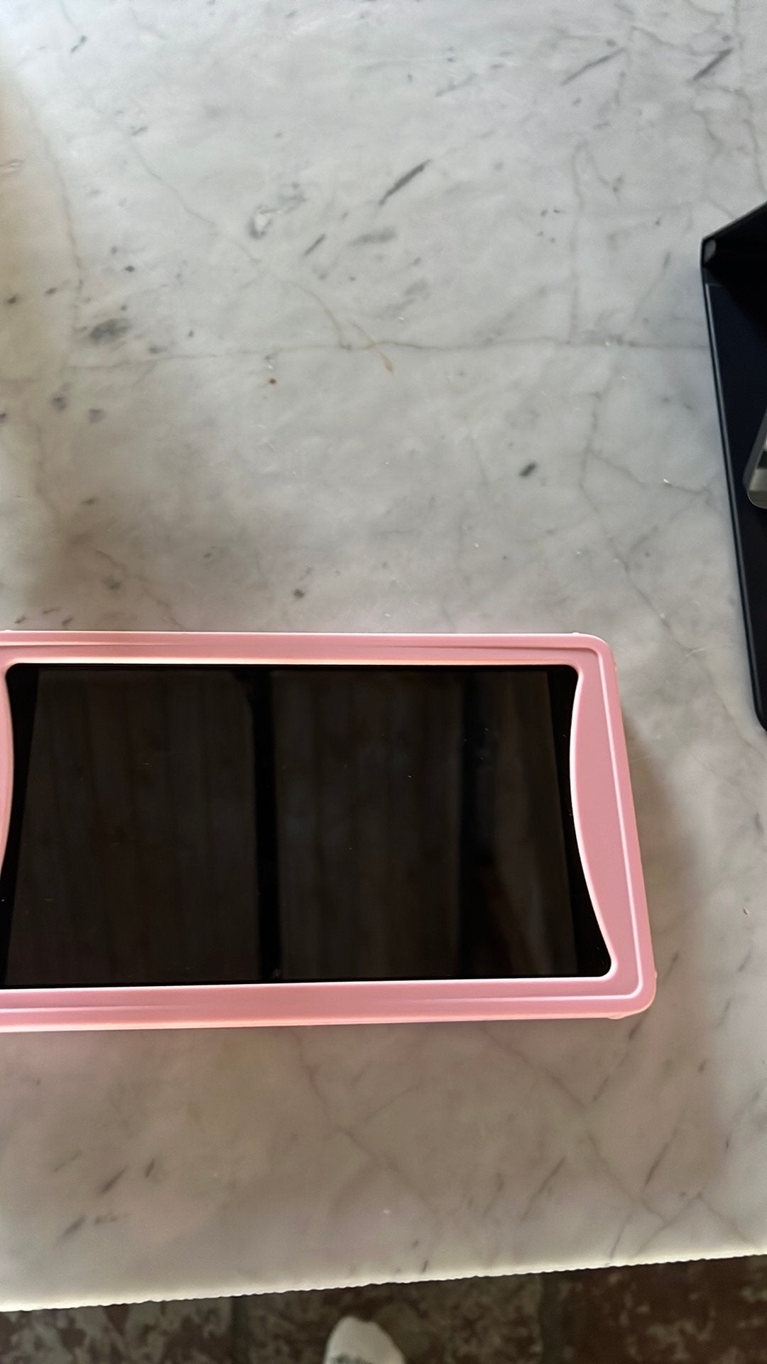 Roze kurio tablet, Ophalen, Gebruikt