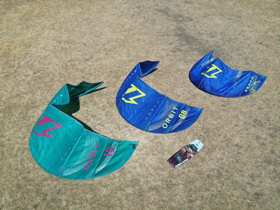 NORTH KITESURFSET-ORBIT 8m+10m/REACH 6m/NAISH Monarch 135x42, Sports nautiques & Bateaux, Kitesurf, Double astuce, 10 m², Enlèvement