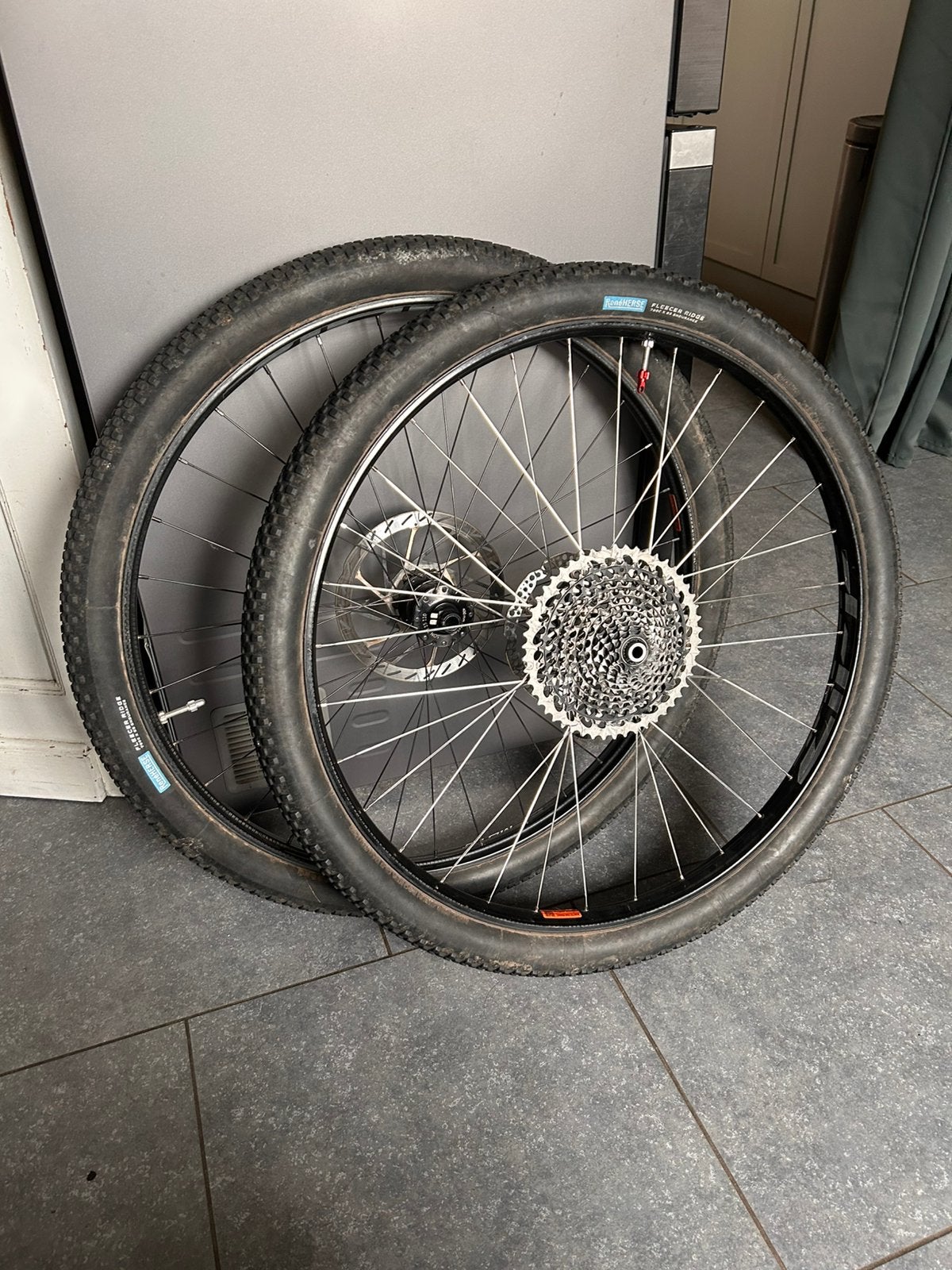 SON Dynamo White Industries Zipp, Vélos & Vélomoteurs, Vélos Pièces, Comme neuf, Carbone, Enlèvement